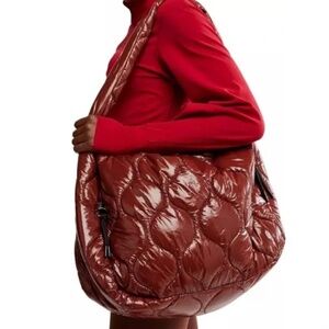 👜 NWT Free People Movement Surplus Shine Carryall - Nutshell👜